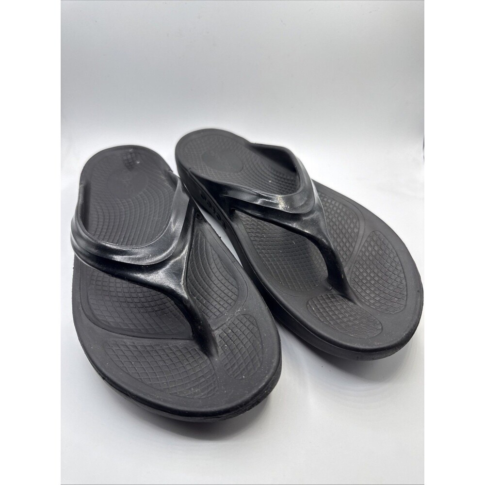OOFOS Women’s OOlala Recovery Black Flip Flop Sandals Size 7 Good